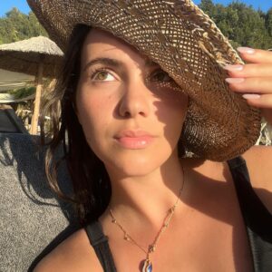Almila Ada Instagram - Summer love!🌞🌊 
#photodump