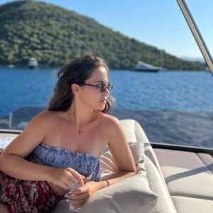 Almila Ada Instagram - Summer love!🌞🌊 
#photodump