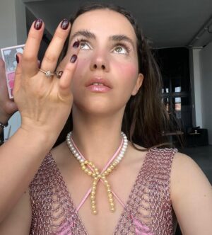 Almila Ada Instagram - Glam selfie✨🌸

Elele Mayıs & Haziran @eleledergisi