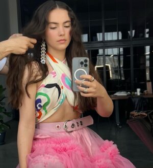 Almila Ada Instagram - Me and my random moods! 💁🏼‍♀️🎞️💕