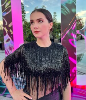 Almila Ada Instagram - About last night✨🖤
 #birlikteyeniden @elleturkiye 
Elbisem @alfabetaevening
