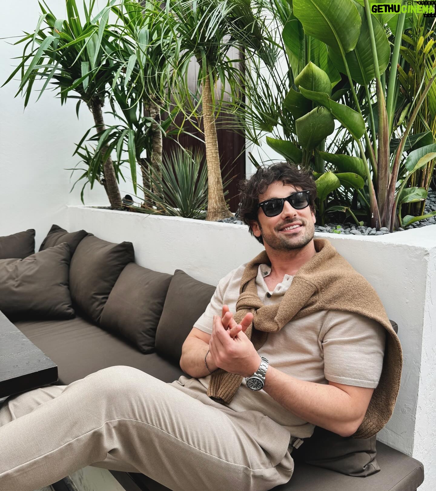 Alp Navruz - 379.3K Likes - 🍃