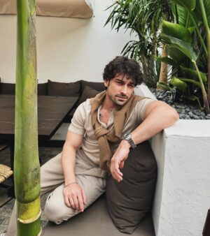 Alp Navruz Instagram - 🍃