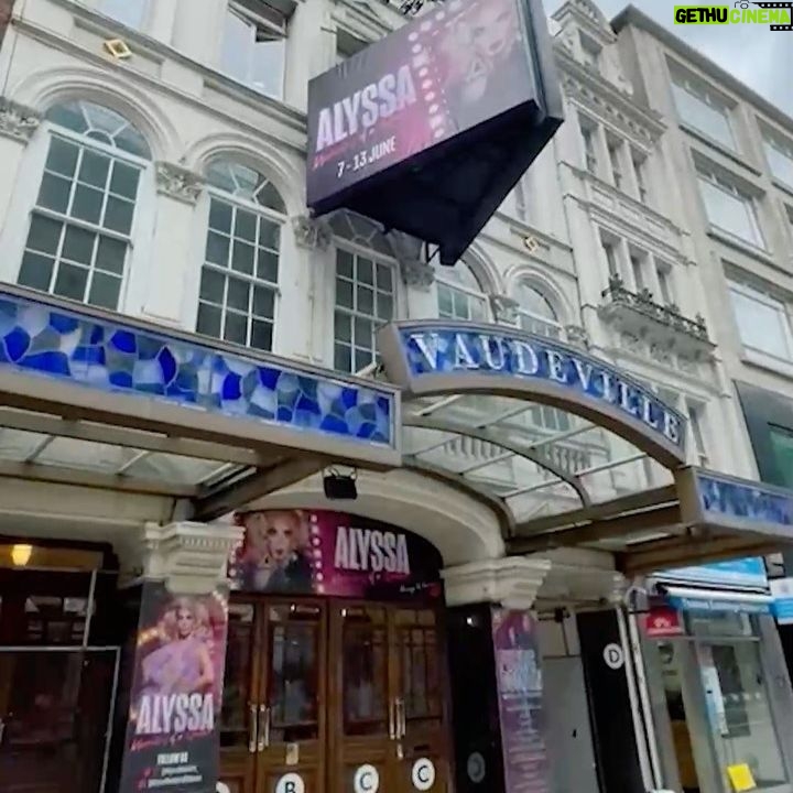Alyssa Edwards Instagram - Now In What Kinda Dream Come True Fairytale Is Goin On Out Here...! Fully Gagged For Allll Of THIS 💯 @alyssamemoirs_ LIVE On The West End get your tickets in bio! #DancingQueen #WestEnd #Drag #Queen #TheMemoirsOfAQueen