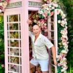 Alyssa Edwards Instagram – I Just Called To Say..
Howdy To All You Beautiful Folks Out There In The Wild โ๏ธ ๐๐ป
#DancingQueen #Drag #Queen #phone