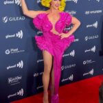 Alyssa Edwards Instagram - An Evening Surrounded By So Many Courageous and Beautiful People That Vibrantly Light Our World. Thank You @glaad For Having Me Present @marenmorris The Distinguished Excellence In Media Award. Truly An Honor 🌈 ❤️ 💄 @dillondeltoro 👗 @fashionbyreyortiz 👑 @philmahswerqshop 👠 @maisonvalentino #Drag #Queen #Glaad