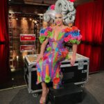 Alyssa Edwards Instagram - Friends, Fans, Family & Folk: TONIGHT 8/7c @agt on @nbc #agt Proud Teacher Moment Supporting My Students @beyondbeliefdancecompany #BBDC The Journey Begins TONIGHT 🌈 Makeup💄 @dillondeltoro Dress 👗 @fashionbyreyortiz Wig 💁‍♀️ @jochen_kronier #DancingQueen #Dance #Teacher #Drag #AlyssaEdwards #Drag