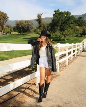 Alyssa Lynch Instagram - 🌵 @wonderwest_bybootbarn @boot_barn_official #wonderwest #bootbarn