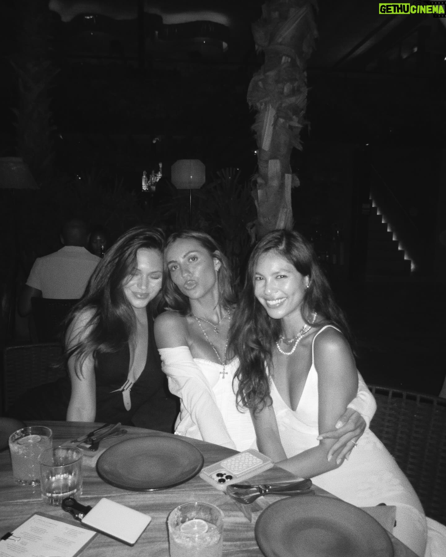 Alyssa Lynch Instagram - scroll to the end to see my favorite version of them 🫶🏻