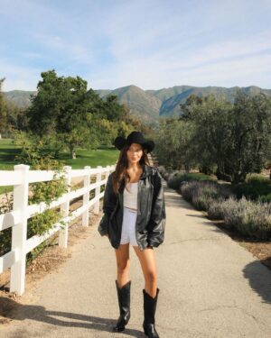 Alyssa Lynch Instagram - 🌵 @wonderwest_bybootbarn @boot_barn_official #wonderwest #bootbarn