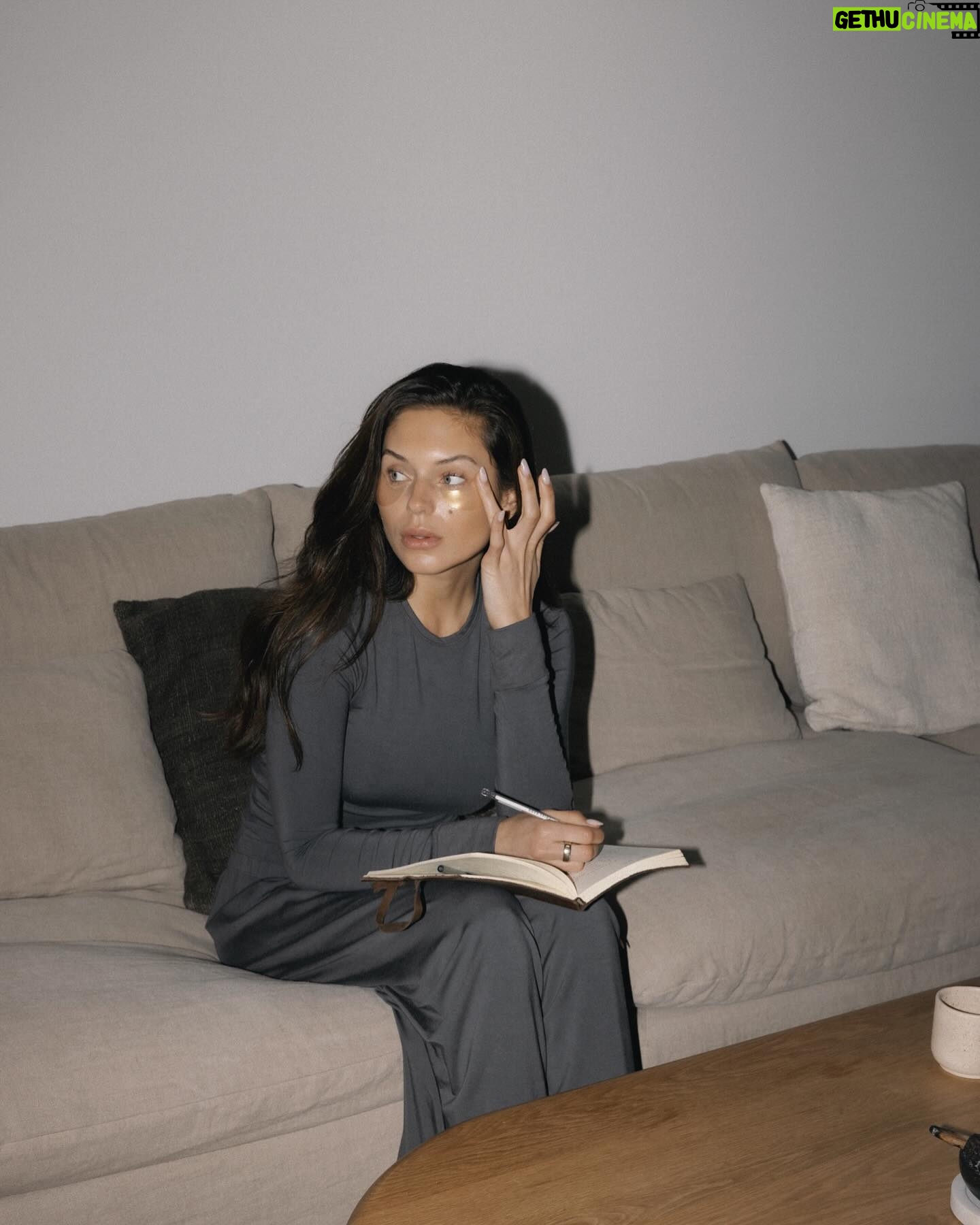 Alyssa Lynch Instagram - a perfect morning to me, in photos • eye patches, red light, hydrate, free writing, @op_e___n breathwork and meditation, breakfast, coffee, movement, @sixpennyhome pieces makin me so happy - the Pia dining table esme dining chairs were the perfect addition.