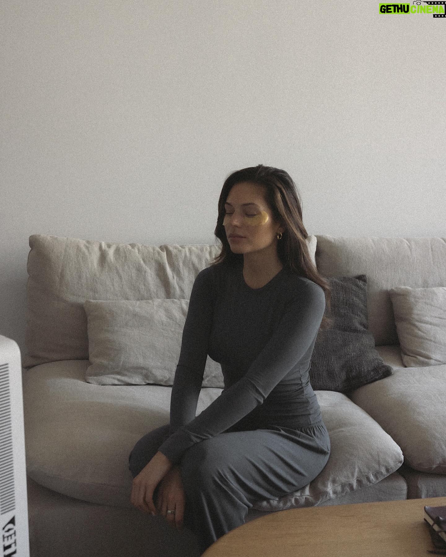 Alyssa Lynch Instagram - a perfect morning to me, in photos • eye patches, red light, hydrate, free writing, @op_e___n breathwork and meditation, breakfast, coffee, movement, @sixpennyhome pieces makin me so happy - the Pia dining table esme dining chairs were the perfect addition.