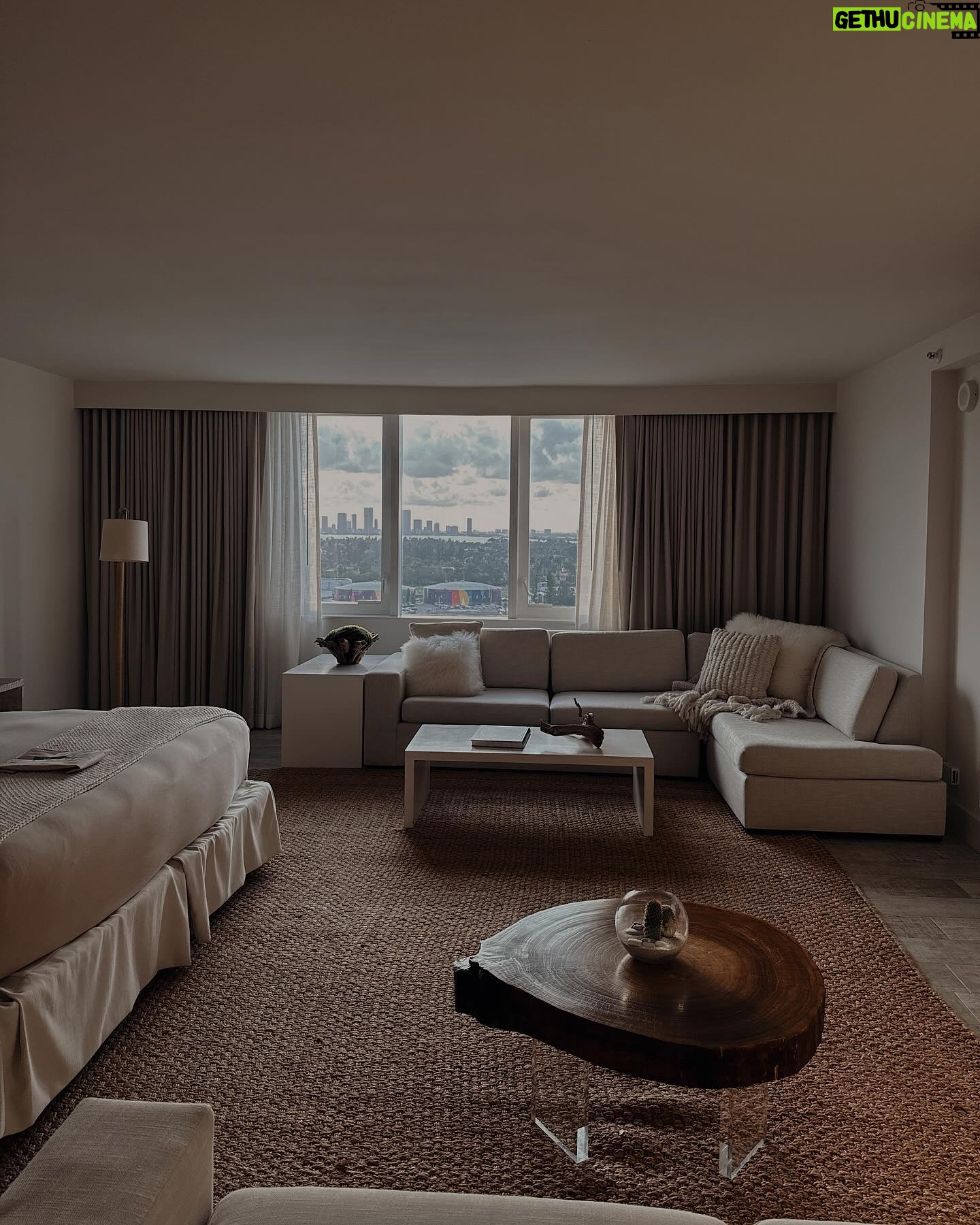 Alyssa Lynch Instagram - this place makes me so friken happy @1hotel.southbeach #1hotelsouthbeach #1hotels