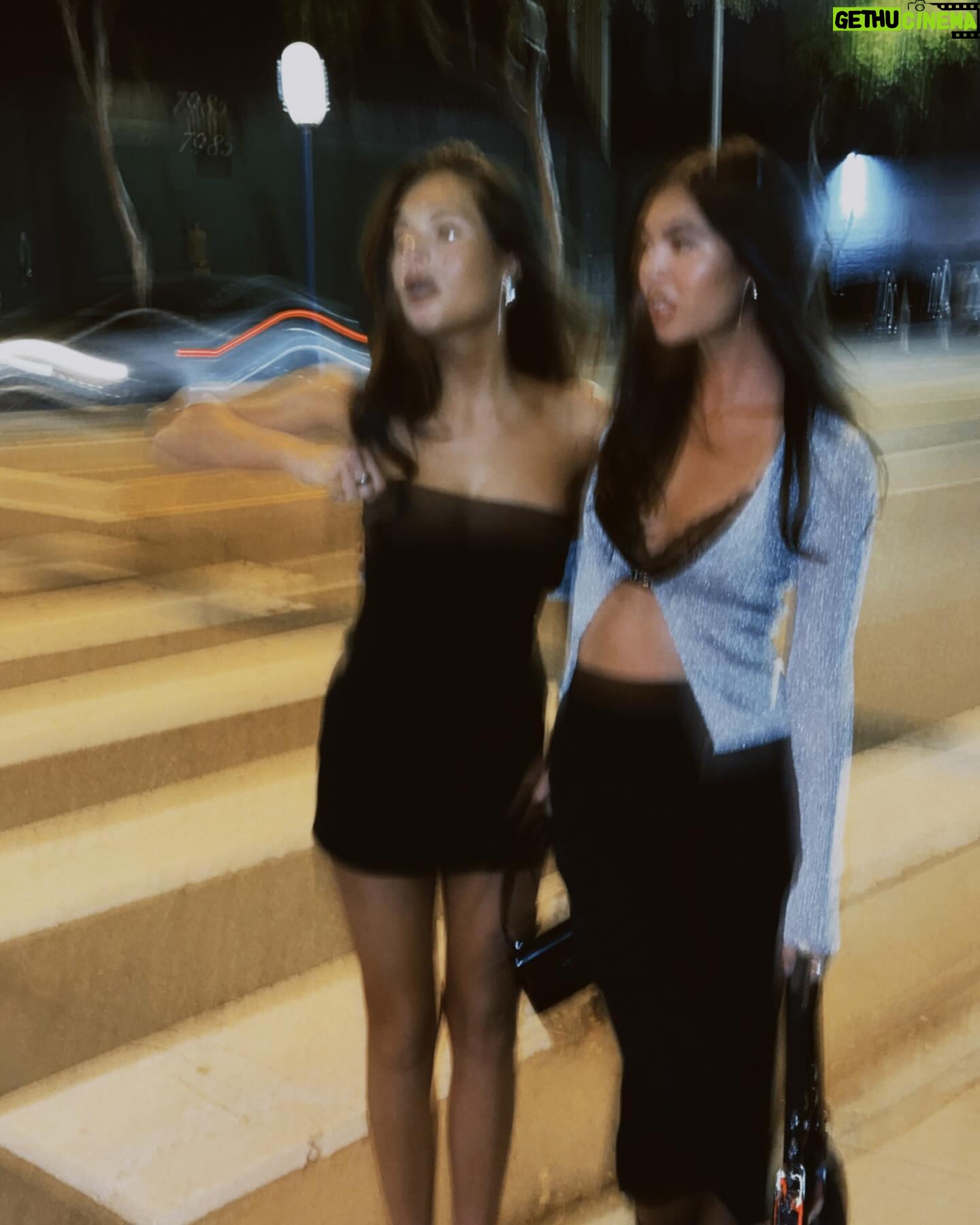Alyssa Lynch Instagram - grandmas made it out!!!! 🥂 shot in new @tezza cam!!! 📸