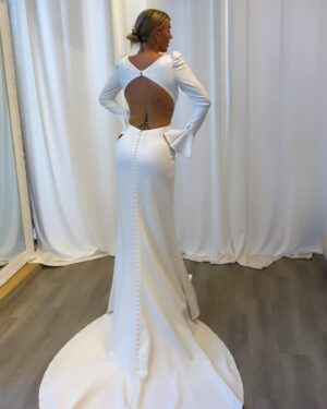 Amélie Neten Instagram - Magnifique matinée entre filles chez @boudoir_prive Toutes les robes étaient magnifiques. La boutique se trouve à Liège, dans la galerie Saint-Lambert. N'hésitez pas à y aller, les filles ! 😍 #robe #mariage #journéegirly