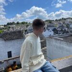 Amélie Neten Instagram - Parfois quand je regarde mon fils, je me demande ce que je serais sans toi ! Je t’aime ma vie d’un amour inconditionnel, tu es ma force et ma raison de vivre ! ❤️✨ #italie #alberobello 🇮🇹