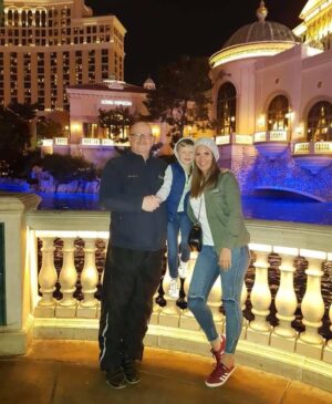 Amélie Neten Instagram - Je retombe sur ces photos à Las Vegas avec mon papa et mon fils, des souvenirs juste magnifiques ❤️