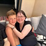 Amélie Neten Instagram - Par ces quelques mots je voulais vous annoncer que je ne serai pas présente pendant quelques temps sur les réseaux. Mon chagrin est immense car j’ai perdu ma maman. La douleur que je ressens est très forte mais je me dois d’être courageuse pour Hugo et pour ma famille. Elle a été une très bonne maman et une mamie parfaite pour mon fils. Je sais que désormais de là où elle est elle veillera sur nous… Maman tu resteras dans mon cœur à tout jamais et je t’aime infiniment ! Tu vas nous manquer ! 🙏🏻🤍