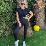 Amélie Neten Instagram - Des bisous les amis 🥰