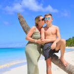 Amélie Neten Instagram - Les souvenirs de cette journée resteront gravés à jamais dans nos cœurs, comme un tableau de bonheur et de joie je t’aime mon fils ❤️ #PlageParadisiaque #BonheurEnFamille #Saona. Merci @sabtacpuntacana pour cette belle excursion 🥰