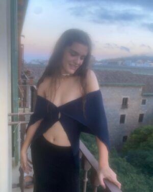 Amaia Romero Instagram - 🙈🩺👂🐍💕💋💋