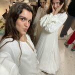 Amaia Romero Instagram – me siento tan afortunada de formar parte de algo tan fuerte…… gracias @soyambrossi y @javviercalvo por ser los mejores, haberme guiado como nadie y darme este regalazo……😮‍💨😮‍💨😮‍💨 a toda la gente que he conocido que es increíble!!! y a mi hermano y hermanas @rogercasamajor @macarenagarciaoficial @imcristinarueda @mabelolea_ @mylova_vaal @sara.roch_ @aniaguijarro me ha encantado hacer esto con vosotras🥹🥹💕💕