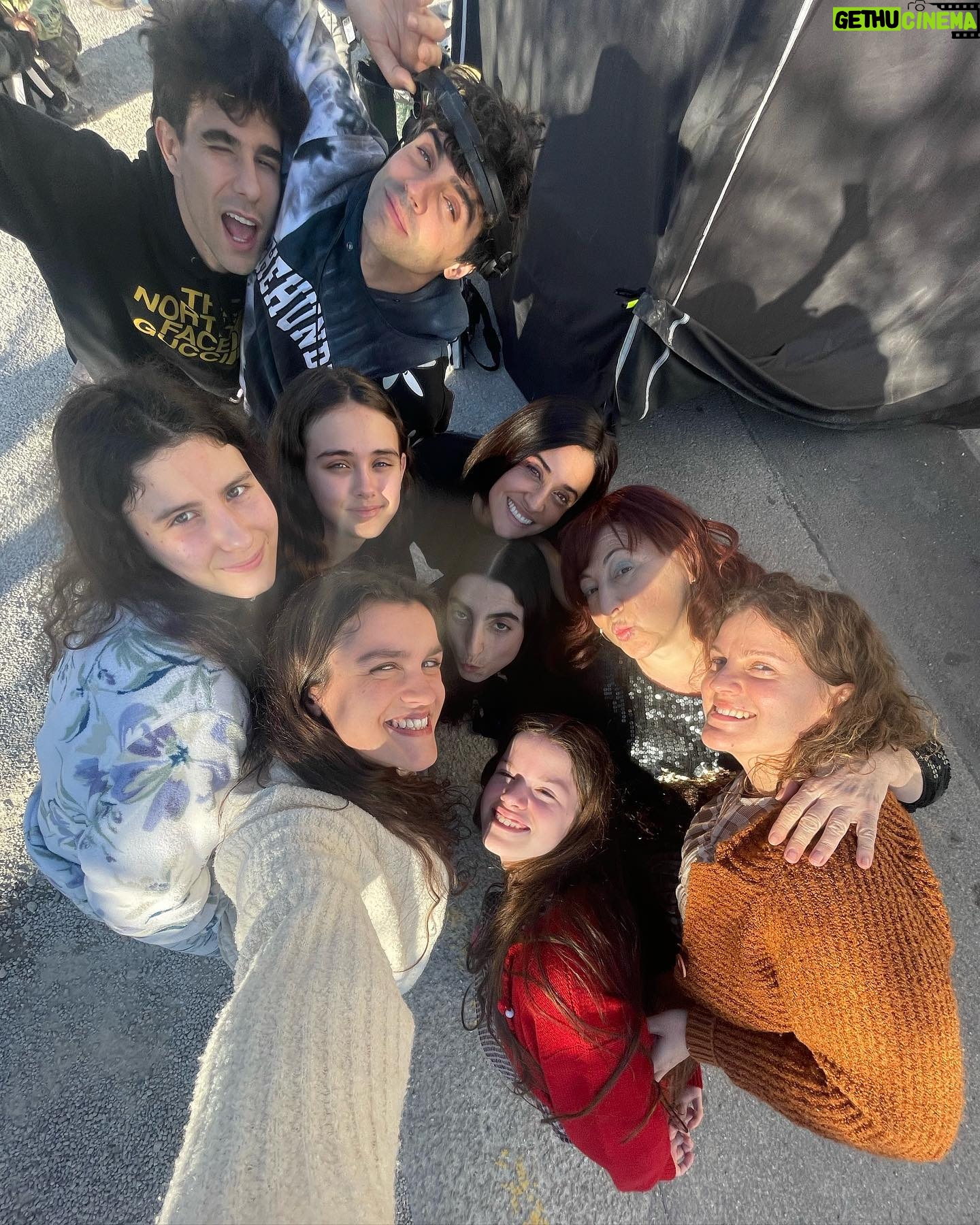 Amaia Romero Instagram - me siento tan afortunada de formar parte de algo tan fuerte...... gracias @soyambrossi y @javviercalvo por ser los mejores, haberme guiado como nadie y darme este regalazo......😮💨😮💨😮💨 a toda la gente que he conocido que es increíble!!! y a mi hermano y hermanas @rogercasamajor @macarenagarciaoficial @imcristinarueda @mabelolea_ @mylova_vaal @sara.roch_ @aniaguijarro me ha encantado hacer esto con vosotras🥹🥹💕💕