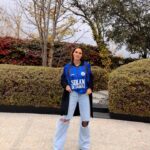 Amaia Salamanca Instagram – Siempre me ha encantado el fútbol y por eso me ha hecho muy feliz saber que @solandecabras es el agua oficial de @laliga y que junto a @laagam______ hayan creado esta camiseta que se ha convertido en mi nuevo fichaje!