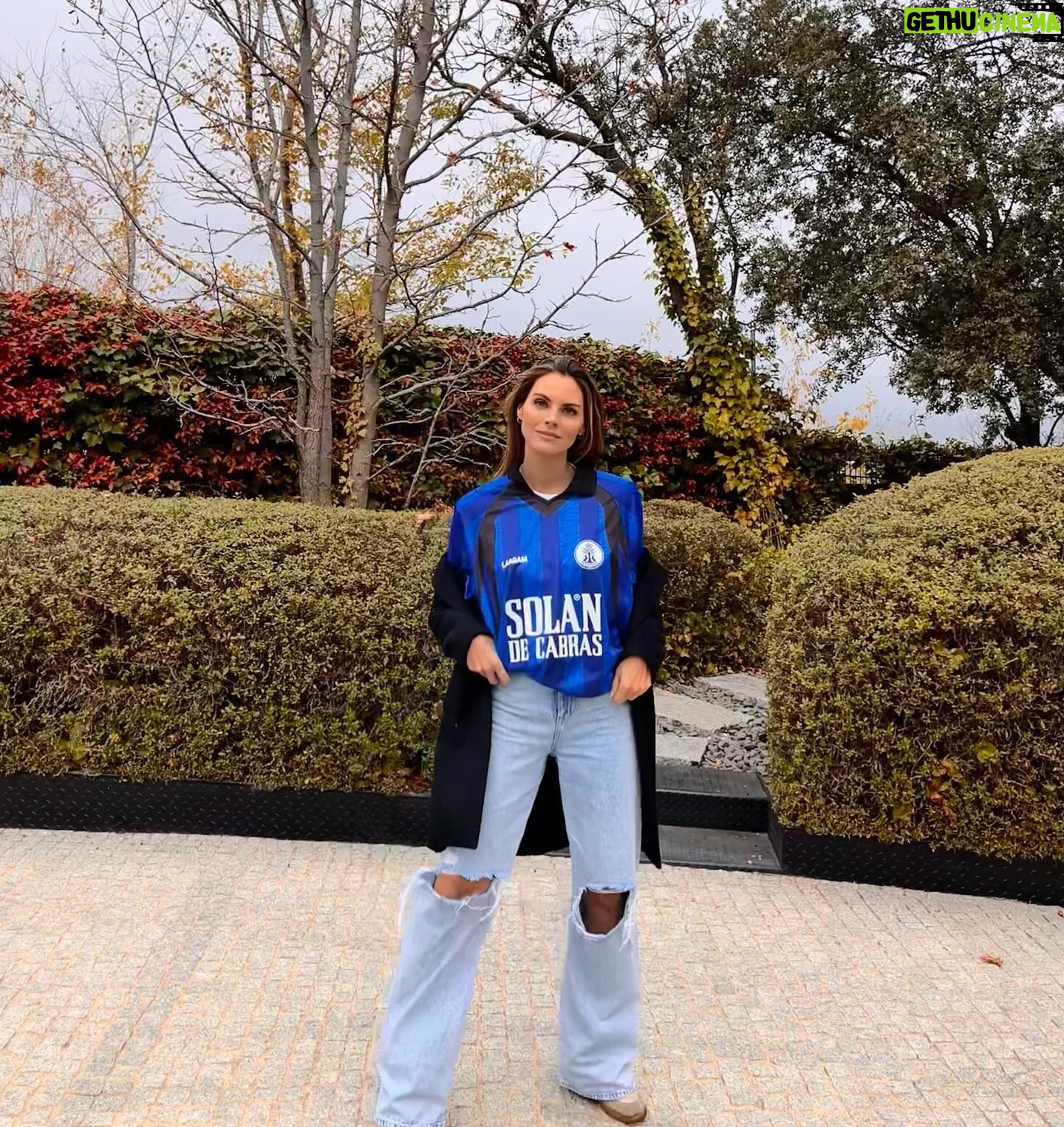 Amaia Salamanca Instagram - Siempre me ha encantado el fútbol y por eso me ha hecho muy feliz saber que @solandecabras es el agua oficial de @laliga y que junto a @laagam______ hayan creado esta camiseta que se ha convertido en mi nuevo fichaje!