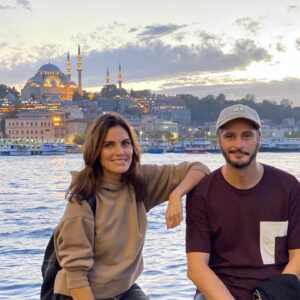 Amaia Salamanca Instagram - Viajazo a Estambul! Afortunada de haber tenido tan maravillosos compañeros y equipo! 🤗❤️
#porlospelos

(IMPORTANTE❗️Mascarillas exclusivamente quitadas para rodar o para fotos con gente de nuestra ‘burbuja de equipo’)