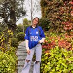 Amaia Salamanca Instagram – Siempre me ha encantado el fútbol y por eso me ha hecho muy feliz saber que @solandecabras es el agua oficial de @laliga y que junto a @laagam______ hayan creado esta camiseta que se ha convertido en mi nuevo fichaje!