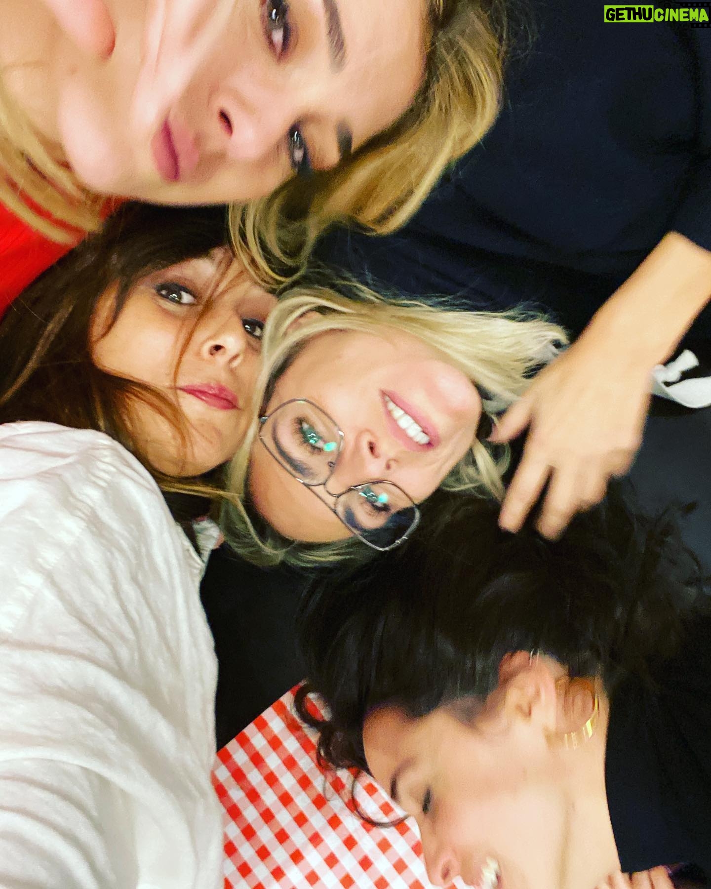 Amaia Salamanca Instagram - Chupito digestivo. #sistas ❤️❤️❤️
