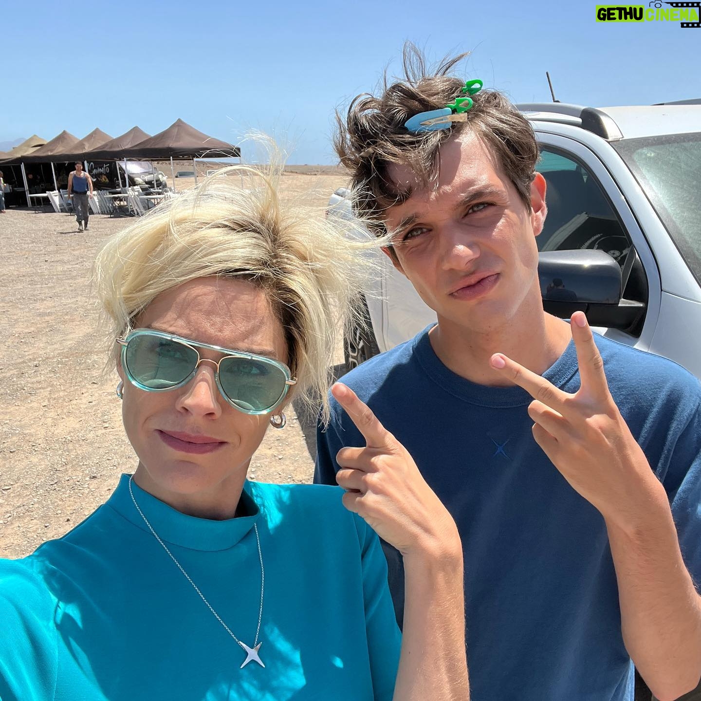Amaia Salamanca Instagram - Todo bajo control en el paraíso 🌪️🌀🤪