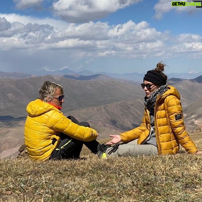 Amaia Salamanca Instagram - Tirando de carrete “kirguistiniano” 😝 Para cuándo nuestro reto @jesuscallejatv ????