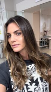 Amaia Salamanca Instagram - Después de verano he vuelto a las manos de @mariaroberts25 para retocar mi color de la gama Blondme con @schwarzkopfpro.spain y comenzar un nuevo proyecto! #blondme #authorityinblonde #schwarzkopfprofessional #schwarzkopfpro #partnersincraft