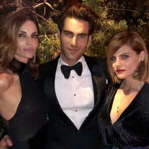 Amaia Salamanca Instagram - Gracias por hacernos vivir la experiencia más ALUCINANTE que he vivido y viviré jamás! Os deseo lo mejor... y que lo sigamos celebrando 😬!
❤️ #amazingwedding #amazinglove MC 🖤