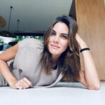 Amaia Salamanca Instagram - Retozo sereno post compra navideña. #creoquetengotodoslosregalos 🙌🏻 #fijoquemañanamedoycuentadequeno 🤦🏼‍♀️