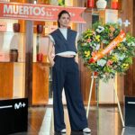 Amaia Salamanca Instagram - Nunca imaginé que iba a ser feliz entre urnas funerarias. Supongo que no hay nada que los hermanos Caballero no puedan conseguir. El 4 de abril podréis ver Muertos S.L en @movistarplus y entenderéis de lo que hablo! 🖤 @pao_makeup para @armanibeauty #armanimakeup @contubernio_producciones @lauracaballero_ @alber_caballero