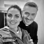 Amaia Salamanca Instagram - Y hasta aquí el rodaje de “The man from Rome”, basada en la novela “La piel del tambor” de @perezreverte Qué suerte haber tenido la oportunidad de interpretar a Macarena Bruner! Y más de haber rodado en una de las ciudades más bonitas que conozco, Sevilla. Equipaso, lo sois todo! 🤍🖤🥁 Pics by 📷: @marianruizphoto #sergiodow #lapieldeltambor #themanfromrome