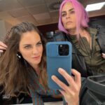 Amaia Salamanca Instagram - “Camerinos” con mi fucsia favorita. 👩🏻‍🎤💓