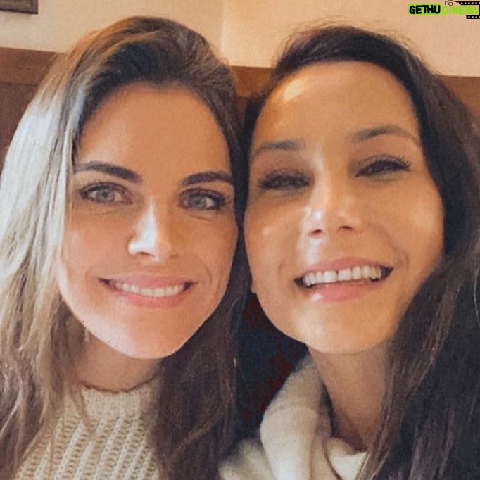 Amaia Salamanca Instagram - POR TODAS NOSOTRAS!💜💪🏻 Para que todos los días sean nuestro día! #8M #diadelamujer Y aquí una pequeña parte de mis mujeres trabajadoras, fuertes, valientes, luchadoras favoritas a las que quiero y admiro! 💜💜💜💜