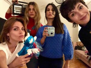 Amaia Salamanca Instagram - A veces nos juntamos. Y mola. #vengahastael2023 💜