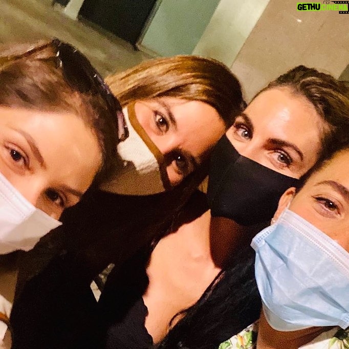 Amaia Salamanca Instagram - POR TODAS NOSOTRAS!💜💪🏻 Para que todos los días sean nuestro día! #8M #diadelamujer Y aquí una pequeña parte de mis mujeres trabajadoras, fuertes, valientes, luchadoras favoritas a las que quiero y admiro! 💜💜💜💜