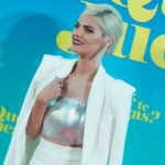 Amaia Salamanca Instagram - Ayer en el preestreno de ¿Qué te juegas? Hubo risas, abrazos y algunos nervios. Enhorabuena a todos mis compis y a la alocada directora @inesdeleon 💙