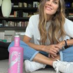 Amaia Salamanca Instagram – Octubre es el mes de sensibilización sobre el cáncer de mama y, como cada año, Solán de Cabras lanza una edición especial de su botella rosa. La botella cuenta con diez diseños diferentes inspirados en las emociones que experimentan los pacientes y sus familiares.
Los beneficios de su venta serán destinados a la Asociación Española Contra el Cáncer para ofrecer atención psicológica gratuita a pacientes y familiares.
¡Os animo a que os unáis a la concienciación de esta causa tan importante!
@solandecabras
@contraelcancer.es
#10añoscontraelcáncer