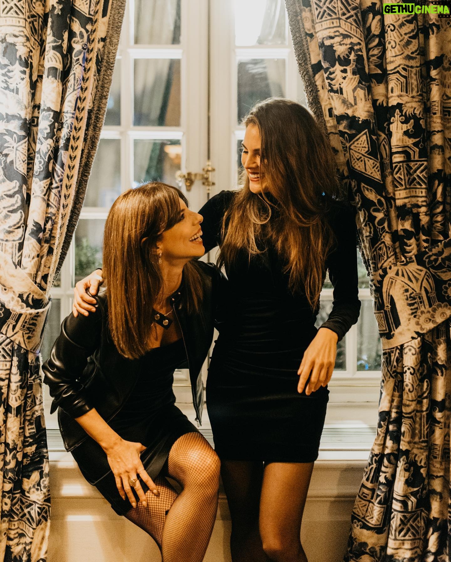Amaia Salamanca Instagram - Qué jolgorio, qué alboroto, qué festejo! Gran velada ayer llena de maravillosos reencuentros! Gracias @maribelverdu y @nataliaverbeke por juntarnos en una noche tan marciana!