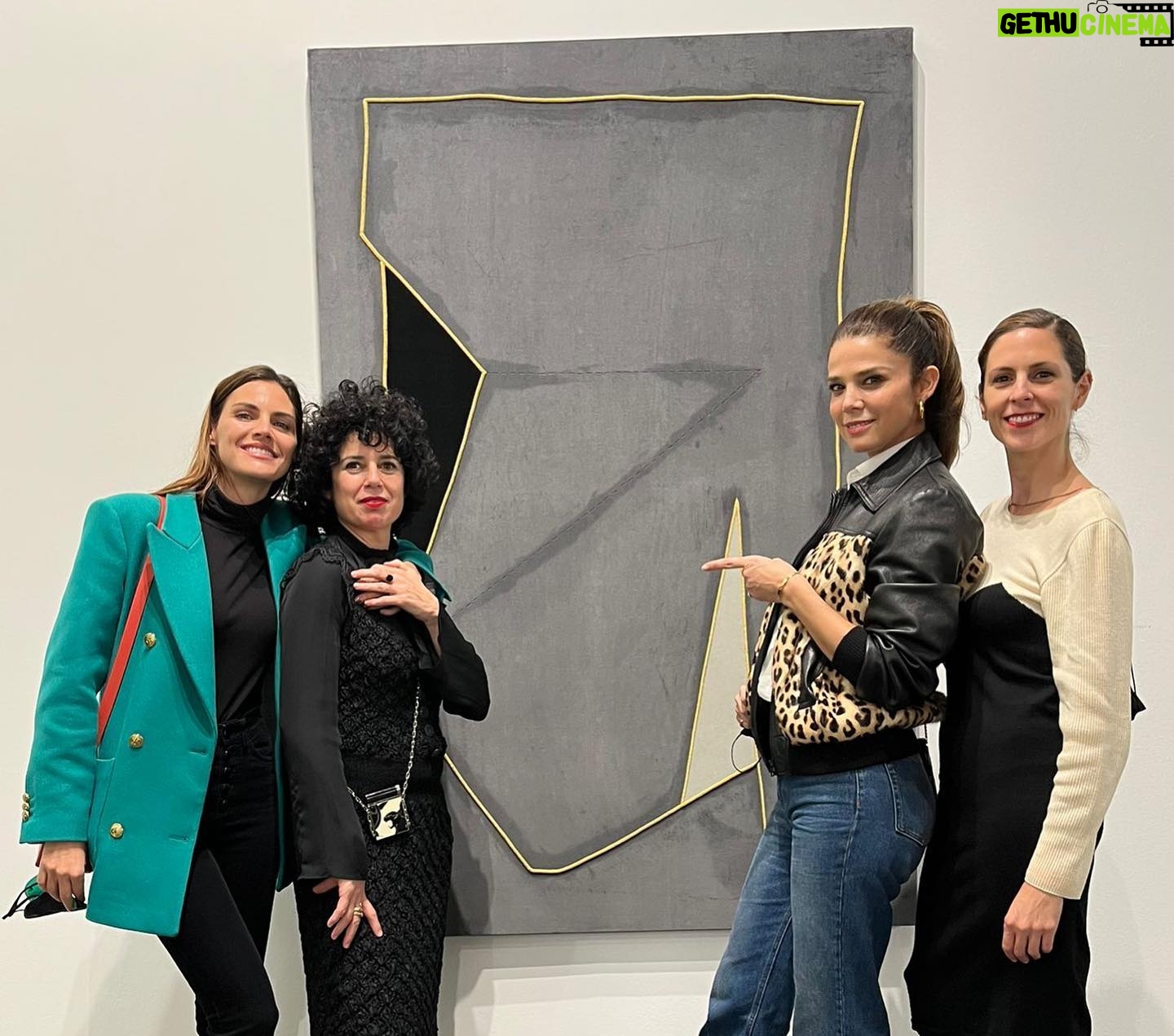 Amaia Salamanca Instagram - @feriaarco de la mano de la maravillosa artista @sonianavarro.estudio 🖤💛🤍