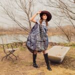 Amaia Salamanca Instagram - Lograr la igualdad entre los géneros y empoderar a todas las mujeres y las niñas. Así reza la meta 5.6 que marca el quinto Objetivo de Desarrollo Sostenible ( ODS5 ) que estipuló Naciones Unidas en la agenda 2030 De ahí nace esta exposición junto a otras compañeras de profesión,ideada por el maravilloso fotógrafo @omarayyashi y el diseñador @manufernandezdesigner que podréis ver en el jardín botánico hasta el 14 de marzo. Los beneficios irán destinados a @cruzrojaesp y los proyectos que tengan relación directa con la igualdad de género. No os la perdáis!! 🤍🤍🤍 Traje lienzo: Fashion art institute Artista: Anuca Aisa (España) #N5porlaigualdad #N5 #ODS #Agenda2030 #IgualdadDeGénero