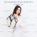Amanda Chou Instagram - / Gianni Chiarni的春夏新款 有著滿滿的夏日氛圍 明亮的色系和柔軟的手感 非常符合義大利的「慢活哲學」 「慢活」對我而言就是能掌握生活的節奏 平衡自我的身心 可以努力工作同時開心過生活是最最完美的🥨 最近工作有點小忙 剛好趁著今天的品牌活動提早來挑挑母親節禮物🎁 個人首推橘色的手提編織包 橘色給人充滿活力的夏日氣息🍊 能自由調整兩種尺寸 而且也非常百搭 不管是配洋裝還是牛仔褲都很合適 夏天馬上就要來了 希望姊姊妹妹都能找到心怡的夏日包款哦🥰 @giannichiarini @giannichiarini_jp #義大利輕奢包 #松菸誠品1F #大葉高島屋1F #LaLaport台中北館1F #GC包