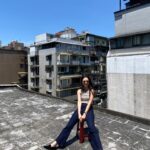 Amanda Chou Instagram - / 還是喜歡黑髮👩🏻 本來已經長髮及腰 偷偷剪了十公分看的出來嗎？
